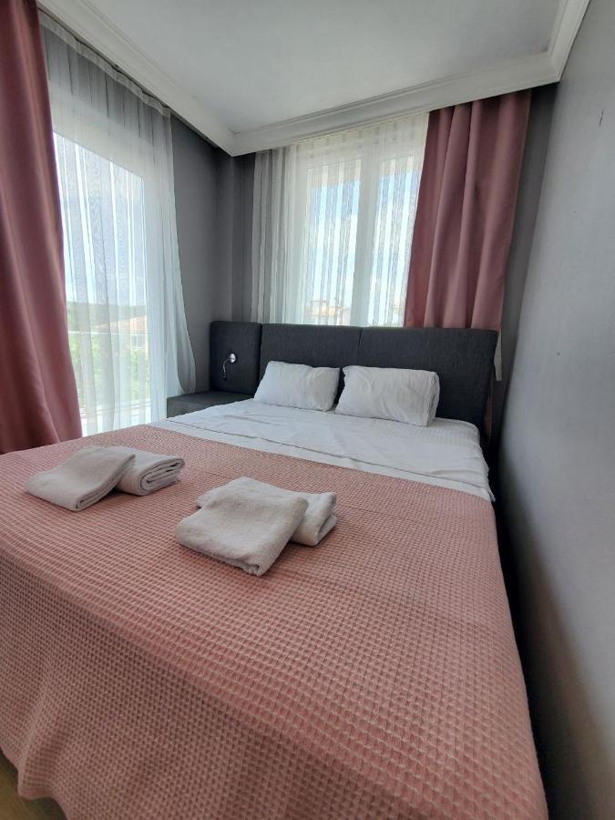5 Mins To Airport Private Villa Room Istanbul Exterior foto